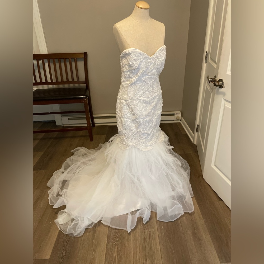 Source Unknown White Strapless Wedding Dress - Picture 10 of 16